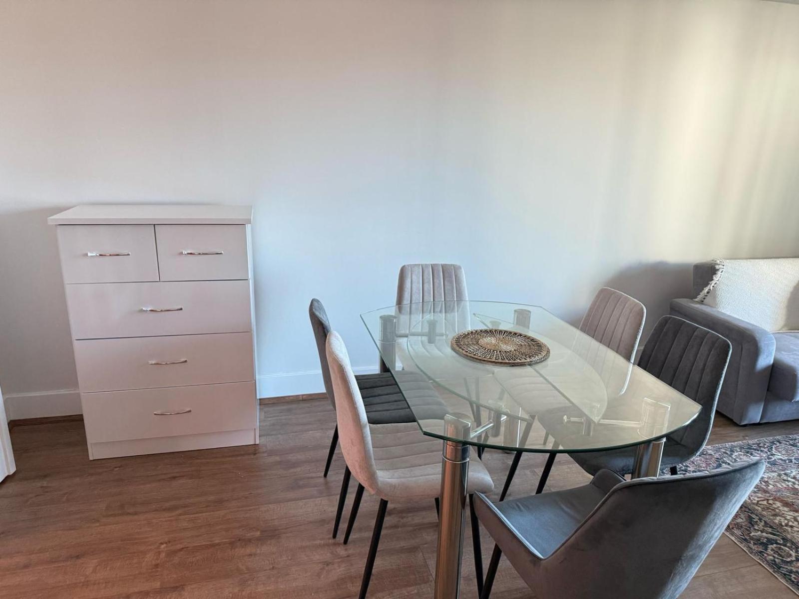 Apartment 2 Bedroom Flat In Vauxhall *